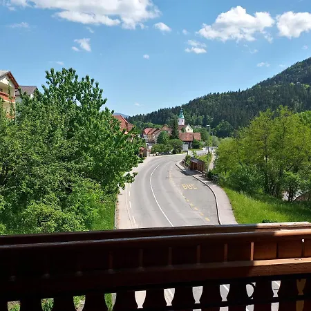 Lahova Hisa Ljubno