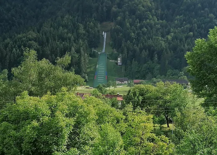 Lahova Hisa 아파트 *